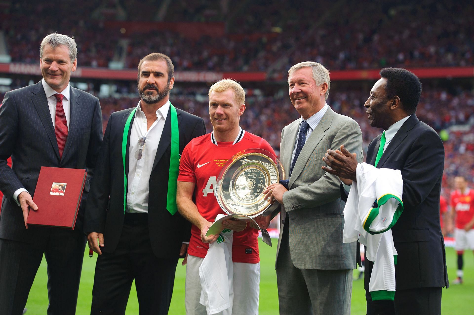 Scholes and Ferguson (third and fourth from the left) - Source: Getty